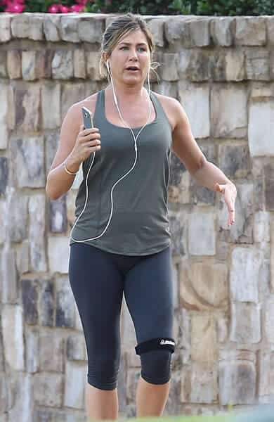 Jennifer Aniston Shedding Some Pounds