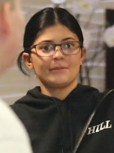 15 Kylie Jenner No Makeup Pics Proved She S Human