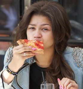 21 Gorgeous Photos Of Zendaya Without Makeup