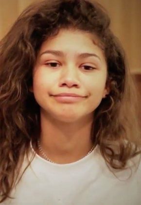 21 Gorgeous Photos Of Zendaya Without Makeup