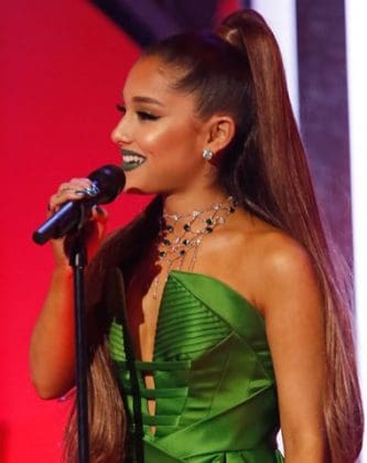 These 12 Pictures Proved How Tan Ariana Grande's Skin Color Has Become
