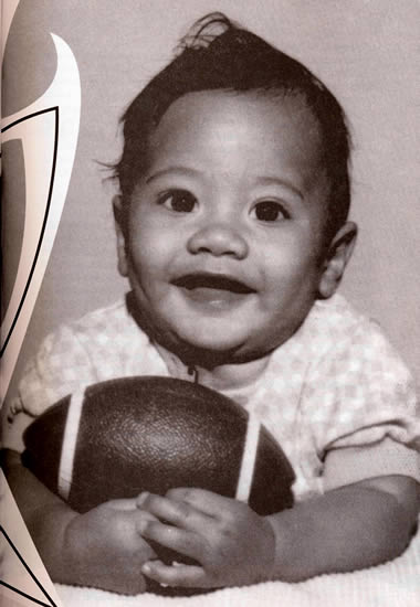 Little Dwayne Johnson wants to play ball