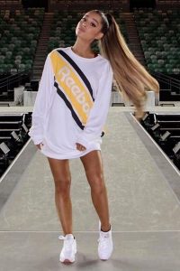 oversized sweaters like ariana grande