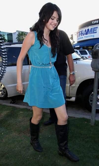Selena Gomez country girl style