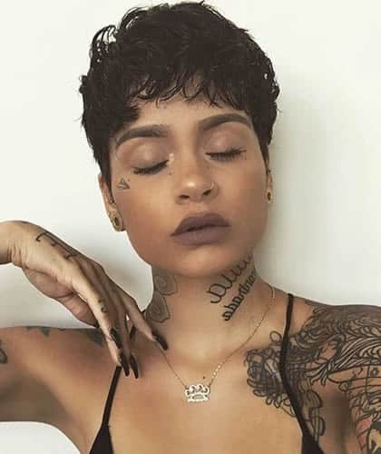 Kehlani closing her eyes