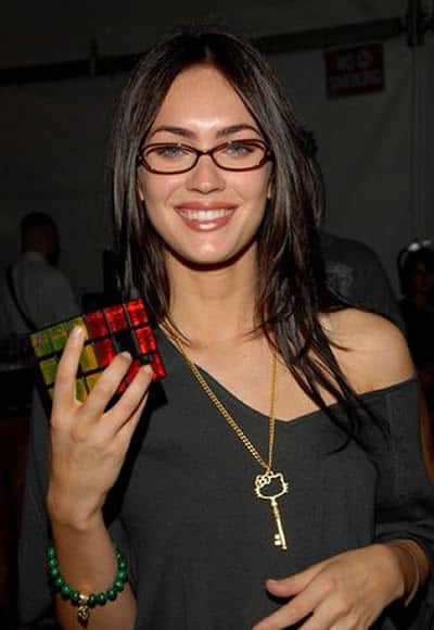Megan Fox solving the Rubik's cube