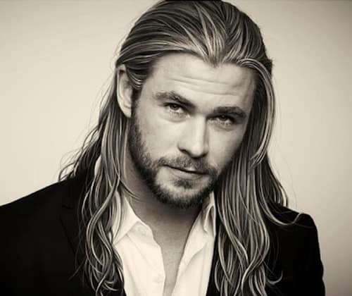 Chris Hemsworth looks like a vampire