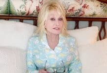 Dolly Parton keeping her face light on makeup at home